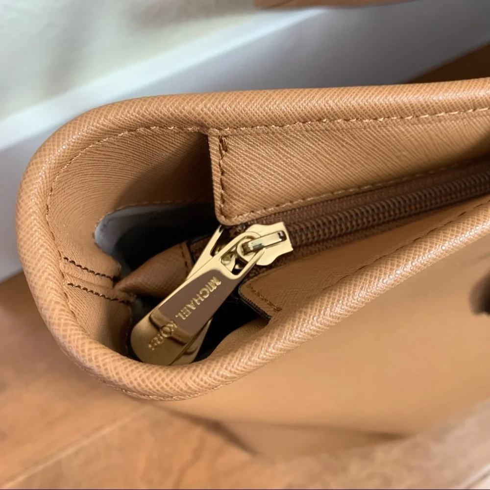 NWT Michael Kors Acorn Jet Set Travel Multi Function Leather Tote - Picture 12 of 15